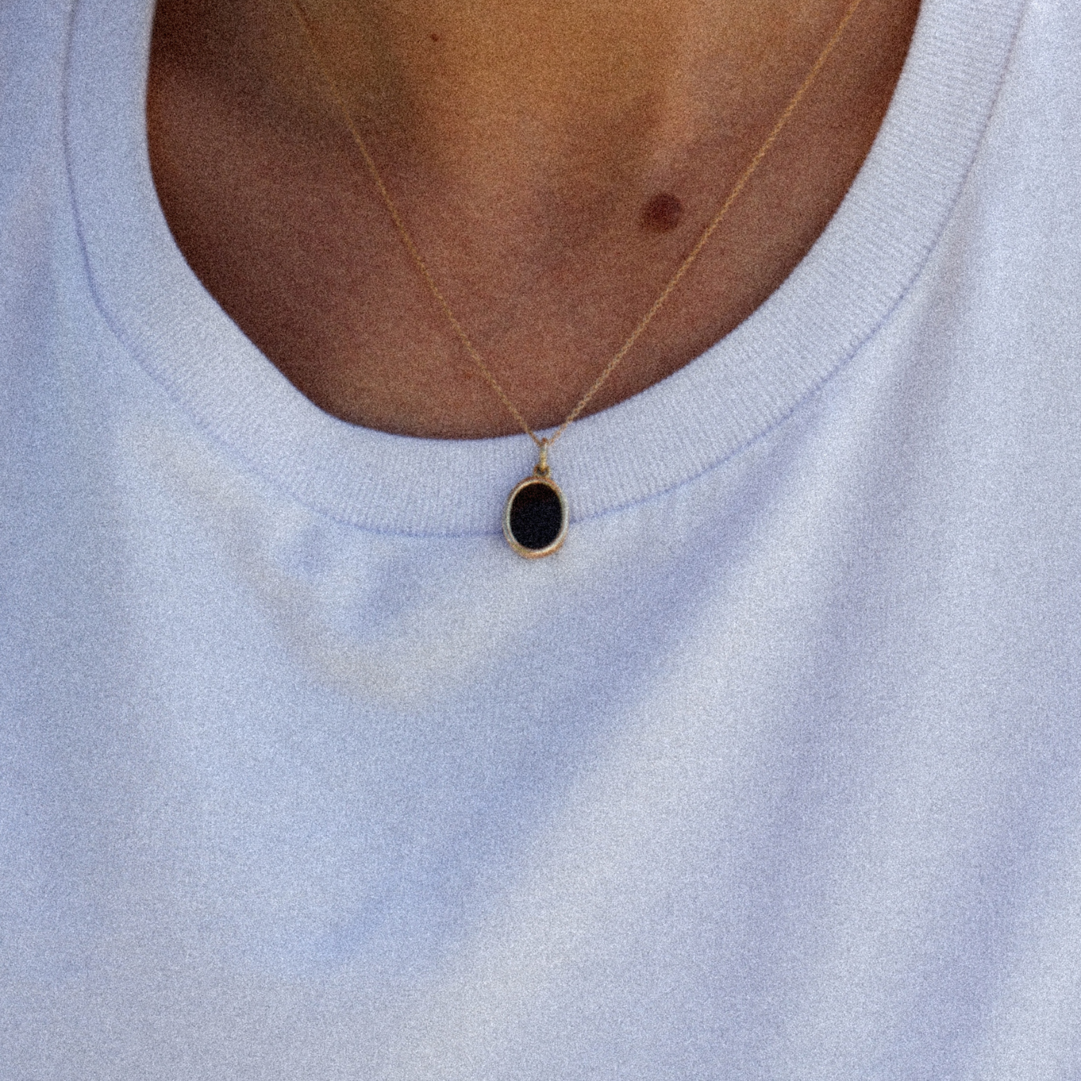 Packshot Collier Aimée en Or 750 par la créatrice Louise Vurpas pour Bijouterie Fine