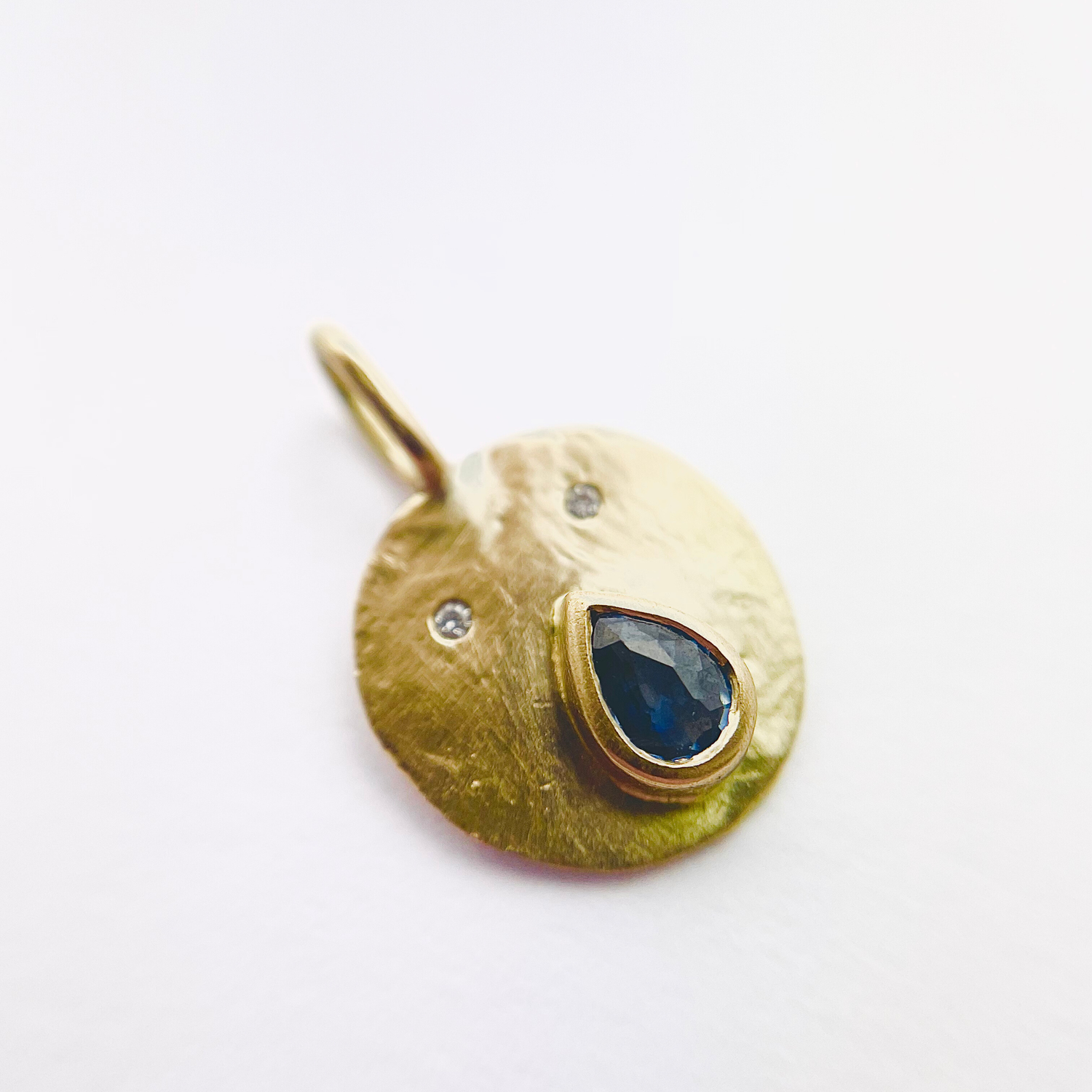 Mini Médaille Tronche Paula Saphir Bleu - Or 750/1000